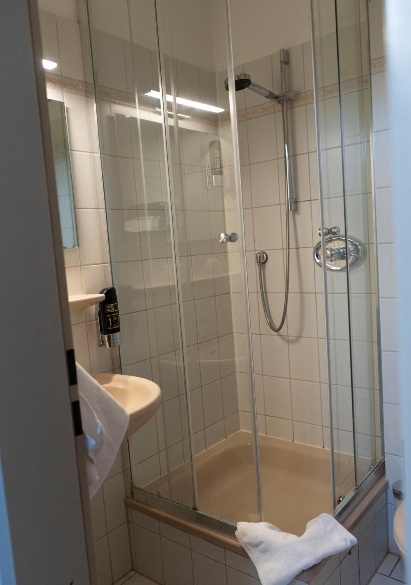 Gaststaette Zur Eiche Hotel Hannover Kültér fotó