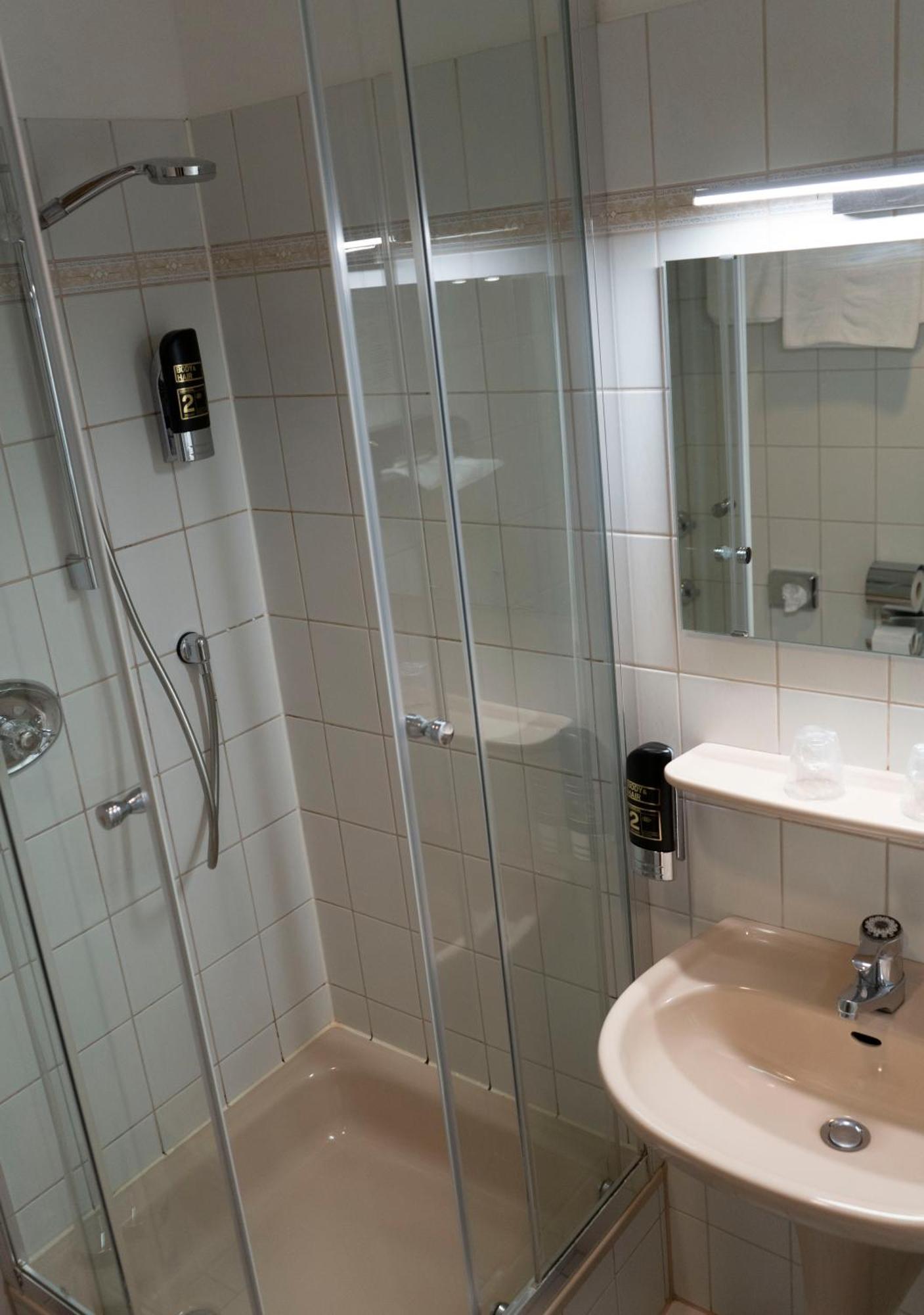 Gaststaette Zur Eiche Hotel Hannover Kültér fotó