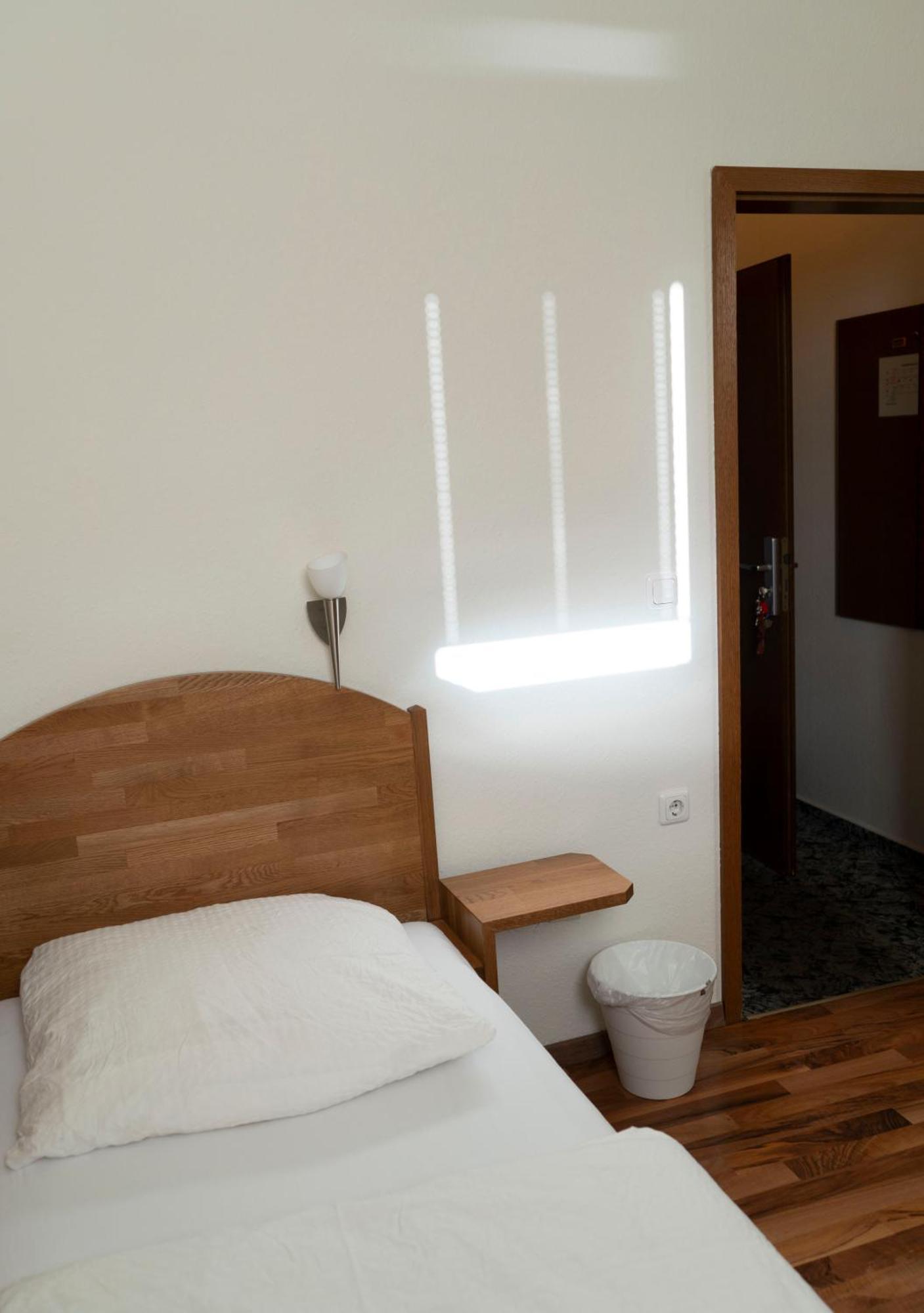 Gaststaette Zur Eiche Hotel Hannover Kültér fotó